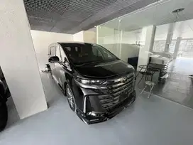 BRAND NEW TOYOTA VELLFIRE 2.5 HEV EXECUTIVE LOUNGE VIP