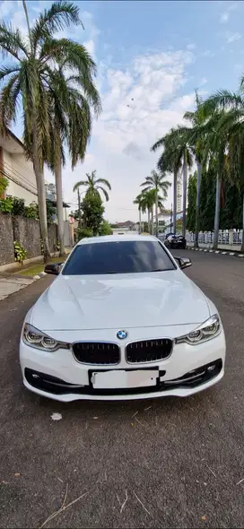 BMW 320i 2017 Bensin