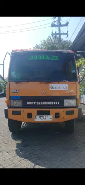 Truk mitsubhisi