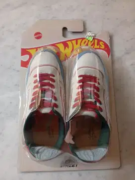 Aerostreet x Hotwheels size 42
