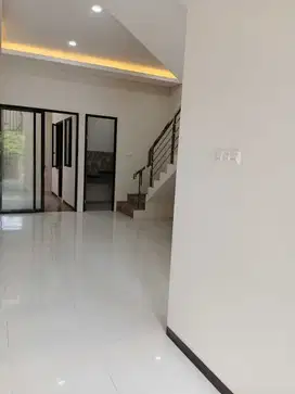 Rumah Baru Gres Minimalis 2 Lantai di dekat Merr Surabaya Timur