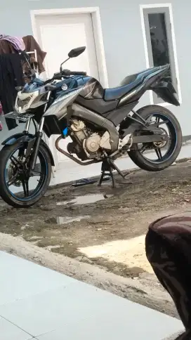 Di jual motor vixion 2015