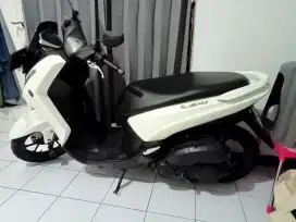Yamaha Lexi 2019 standar mulus warna putih