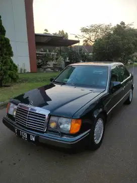 Mercedes Benz 300E Boxer 1987