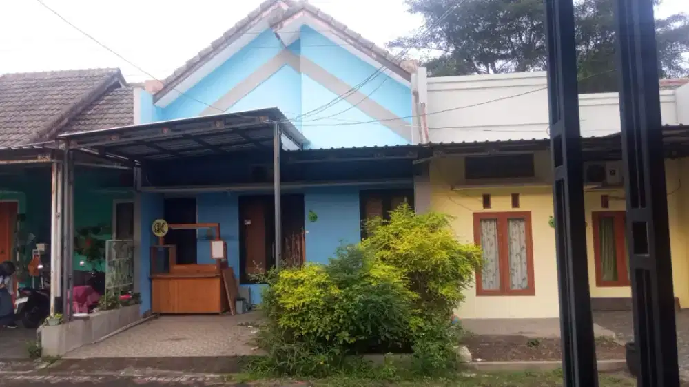 Rumah strategis dan asri