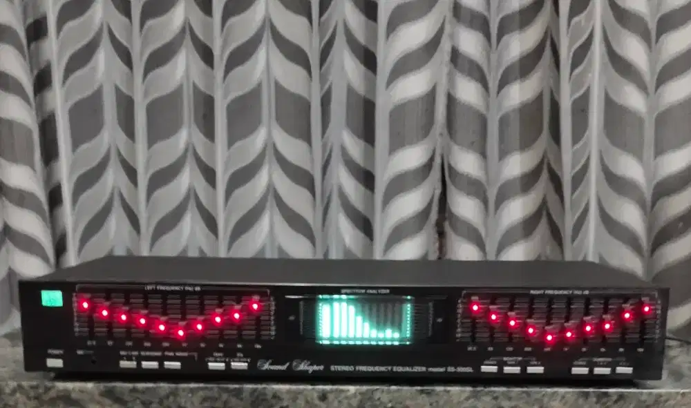 Stereo Frequency Equalizer ADC SS-300SL (made in USA)
