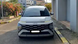 Hyundai stargazer x prime 2023 putih captainseat