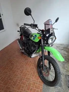 Kawasaki W175TR  2022