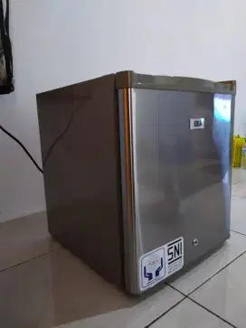 Kulkas Minibar 1 Pintu Gea