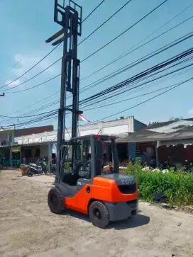 Forklift Toyota 3,5 Ton,Matic,Threelift 6 Meter,2Z,8FDJ35,Tahun 2020
