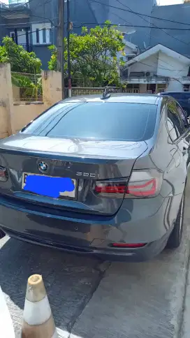 BMW F30 Sporty 320i AT