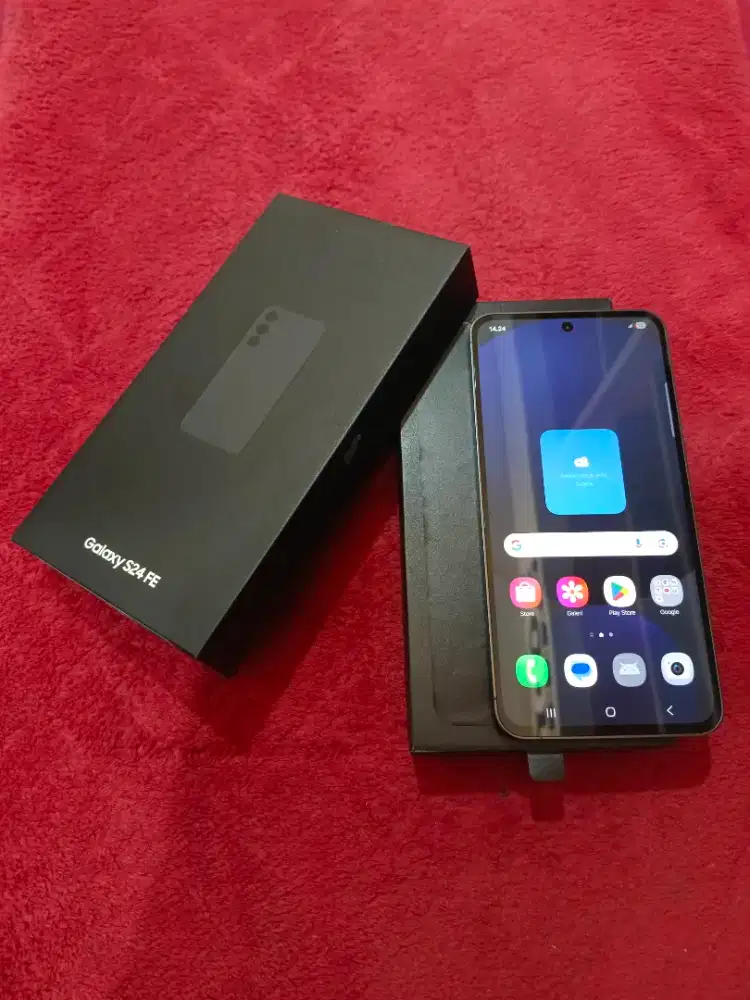 Samsung s24 fe 5G 8/256 resmi graphite 4bulan pake like new fulset ori