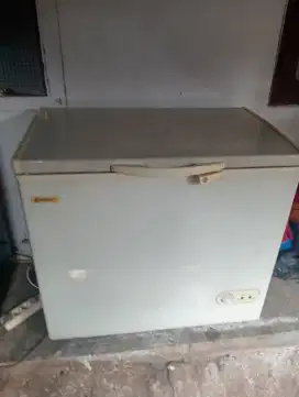 freezer box ukuran 200 liter merk gasio