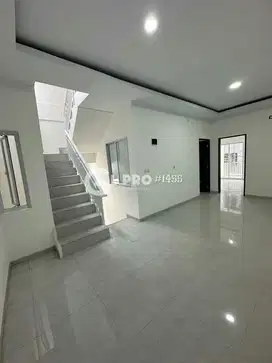 Dijual Rumah Baru 3 Lantai Siap Huni Bebas Banjir Bisa KPR Bank