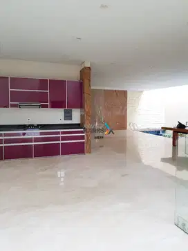 Dijual Rumah di Araya 1 Baguss ada Kolam Renang Siap Huni