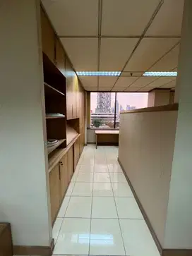 SEWA KANTOR DI JAKARTA SELATAN MT HARYONO 214M FURNISHED 140K NEGO
