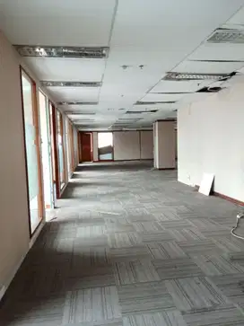 SEWA KANTOR DI JAKARTA SELATAN KUNINGAN 650M PARTISI 150K NEGO