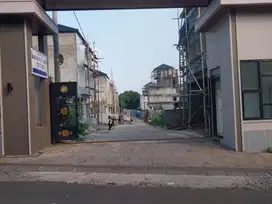 Rumah Mewah 3 Lantai Di Cirendeu Ciputat Dekat MRT dan Tol Lebak Bulus