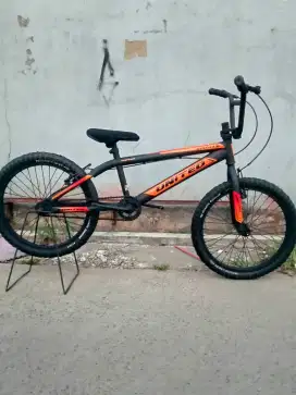 Sepeda BMX UK 20 UNITED