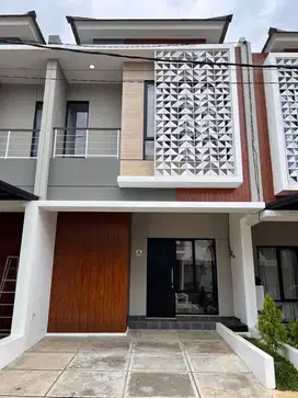 Dijual Rumah 2 Lantai Siap Huni Tangerang Selatan
