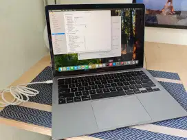 MacBook Air 2020 M1 Ex iBox Grey Like New