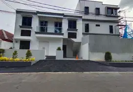 Rumah Murah 2 Lantai Lokasi Strategis Cempaka Putih