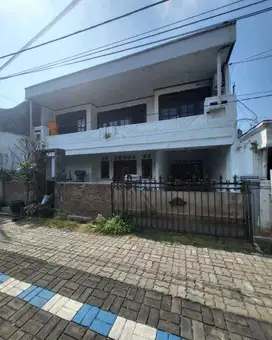 RUMAH DI JALAN MURIA KELURAHAN PEPELEGI, WARU SIDOARJO