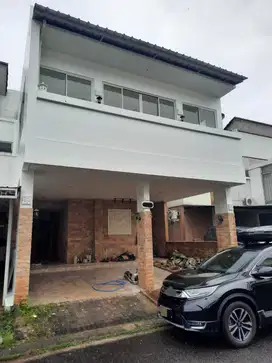 Dijual rumah siap.huni 2 lt di Icon, BSD