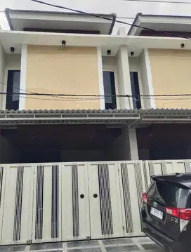 Rungkut baru gress 2lt dekat merr