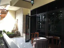 Dijual Rumah Tua di Komplek Asri dan Nyaman,Pondok Kopi, Jakarta Timur