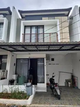 Dijual Rumah 2 lantai di Bintaro Cluster The Oasis Residence