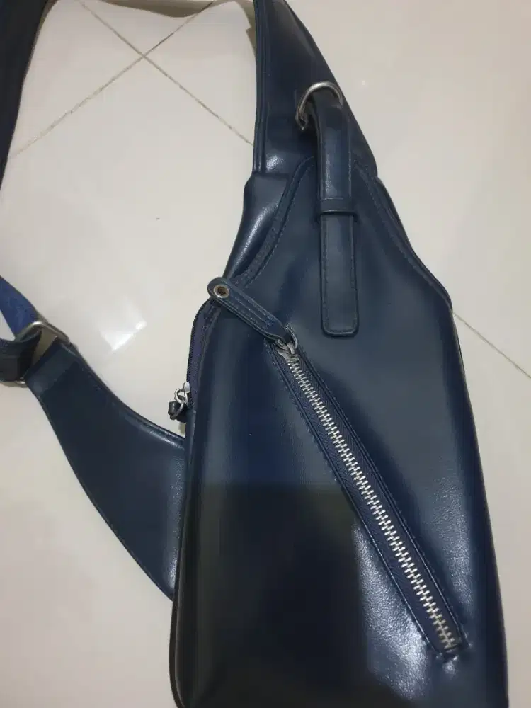 Tas Bahu Pria Kulit Asli Merk Gucci Warna Navy 99%