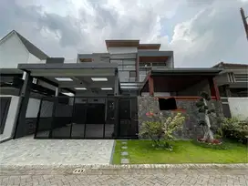 Dijual Rumah Mewah Baru Araya Golf Malang LT 300 LB 500 SHM 5,1M Nego