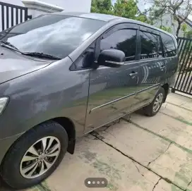 Di jual mobil toyota kijang innova
