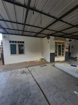 Dijual rumah siap huni lt.176m di Regency Melati Mas, Serpong