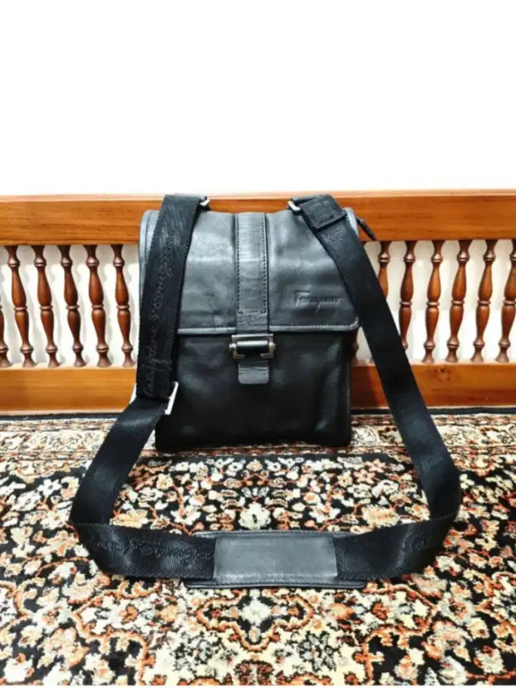 Tas sling bag Salvatore Ferragamo