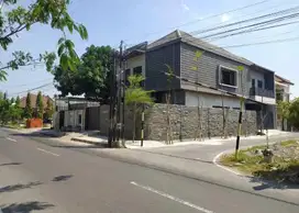 Rumah baru 2 lantai + pool Sumber dekat manahan solo Surakarta