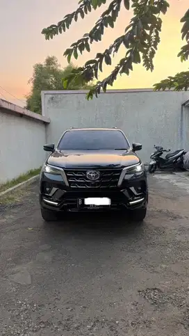 Toyota fortuner 2.8 vrz gr sport 2022 low km pajak panjang
