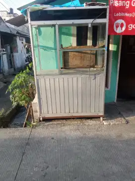 Etalase Bekas masih sangat Layak pakai