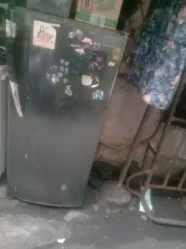 Rongsok Kulkas dan TV