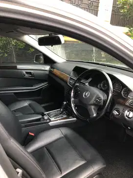 Mercedes-Benz E200 2011 Bensin