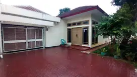 JUAL RUMAH LUAS & ADEM DI KOMPLEKS PERTAMINA RAWAMANGUN JAKARTA TIMUR
