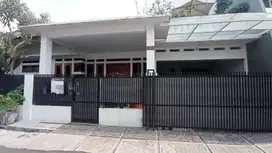 JUAL RUMAH NYAMAN DAN ASRI DI RAWAMANGUN JAKARTA TIMUR