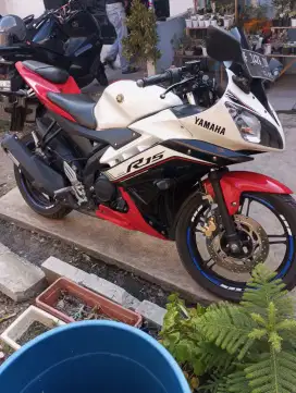 Dijual yamaha r15 2016 pajak panjang low km