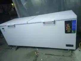 Jual prizer box RSA kapasitas 1200 L kondisi normal siap pakai