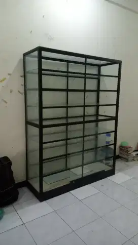 Etalase kaca bekas jualan alat listrik 200x150x50cm