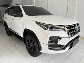 Fortuner 2.8 GR Sport 2023 Putih