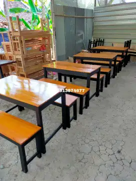 Meja kursi warmindo