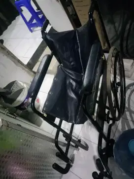 Kursi Roda bagi orang yang membutuhkan