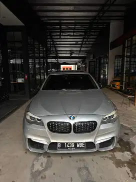 BMW 528i Luxury . Tipe F10 mesin N20 (2012)